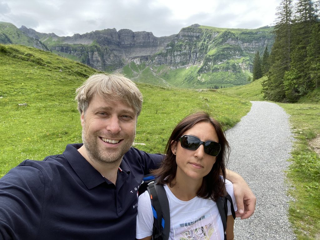 Sarah und Simon Betschinger beim Wander in Mellau
